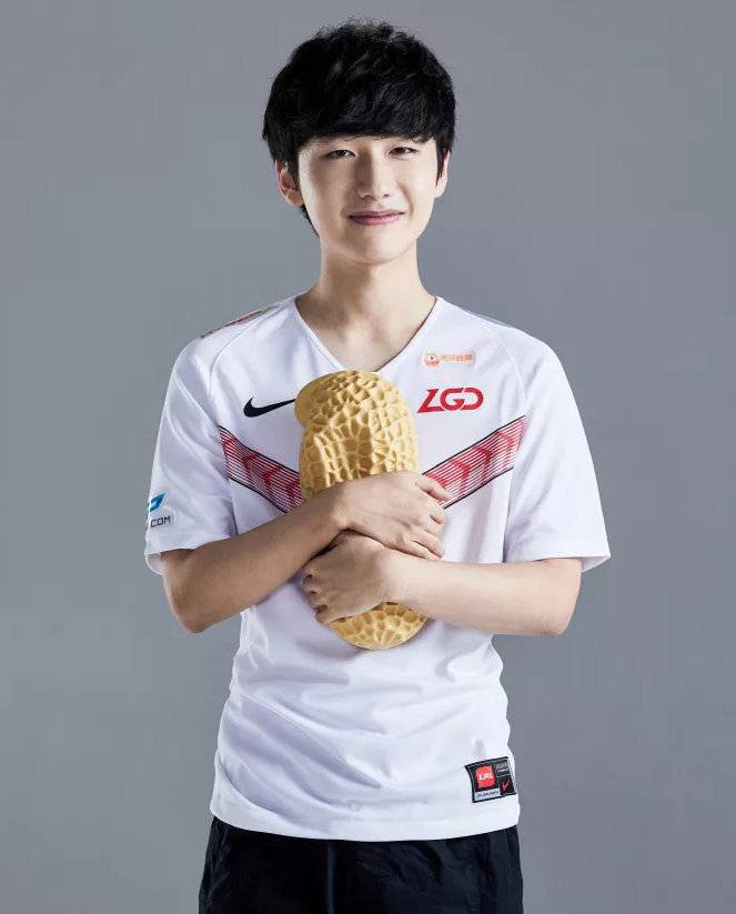 他在球场上 他在球场上